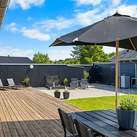Ferienhaus Mildred - 400m From The Sea By Interhome
