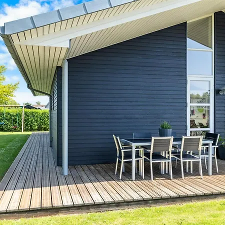 Mildred - 400m From The Sea By Interhome *